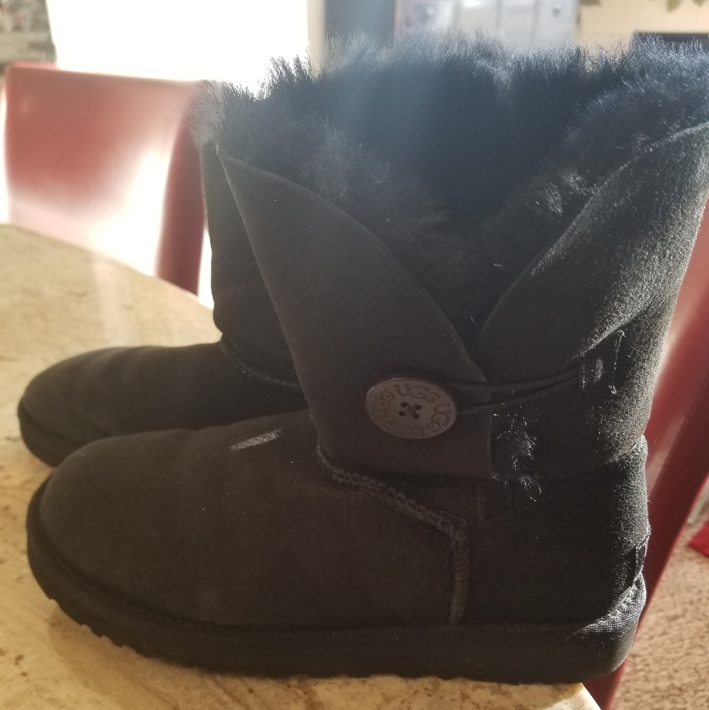 Black UGG baily button boots
